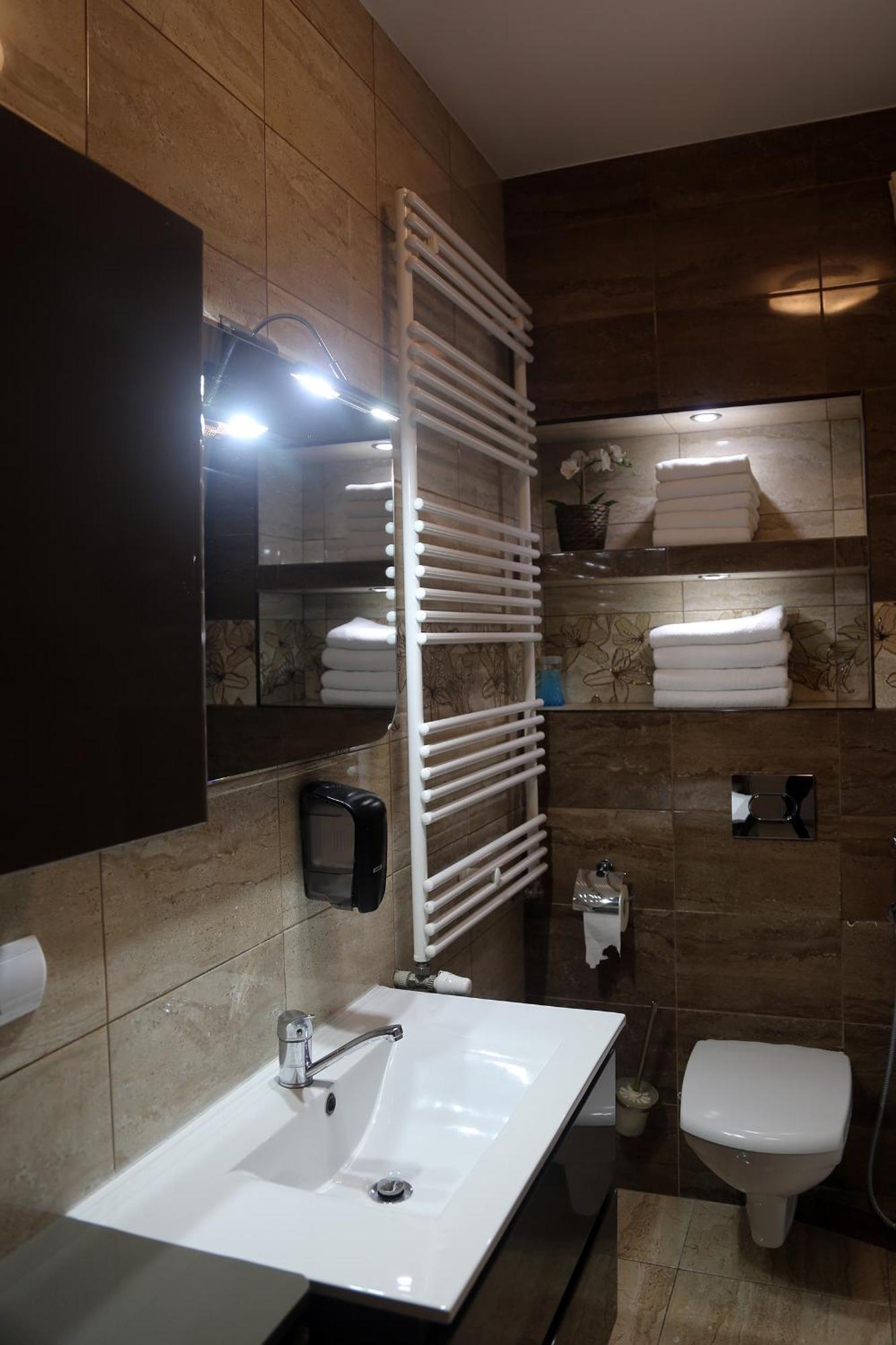 Apartamenty Uniejow "Prywatne Kapiele Termalne" Extérieur photo